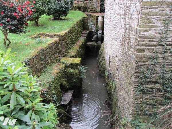 MOULIN FONDE EN TITRE ( VIE EN AUTONOMIE POSSIBLE) : CHATEAUNEUF DU FAOU
