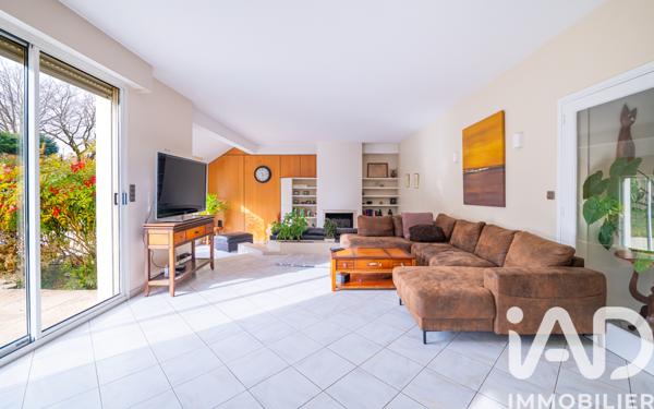 Maison à vendre 9 pièces 229 m² Yvré-l'Évêque