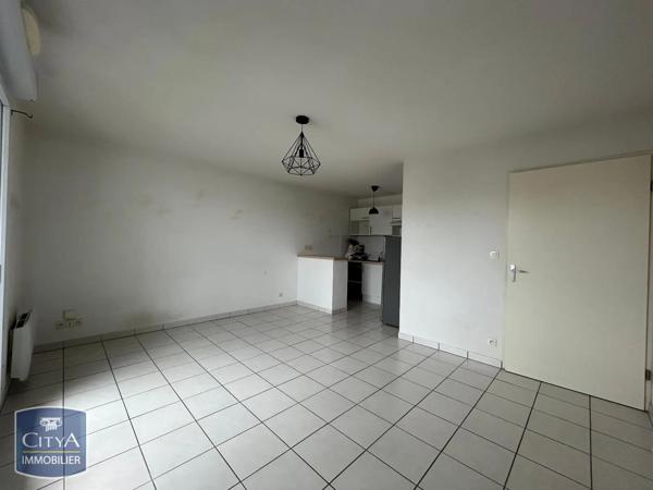 Appartement à louer 2 pièces 43.98m² Tours (37200)