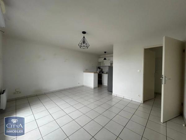 Appartement à louer 2 pièces 43.98m² Tours (37200)