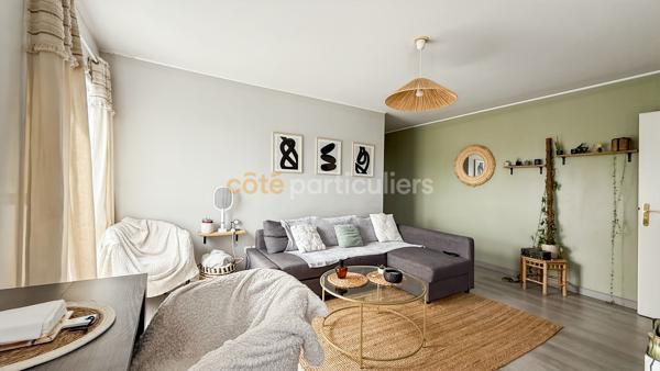 Vente
                Appartement59,14 m² - 3 Pièces -
                    SUCY EN BRIE (94370)