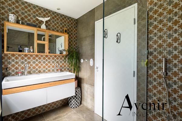 LIMONEST - Belle maison familiale rénovée avec piscine sur terrain arboré Limonest LIMONEST - Belle maison familiale rénovée avec piscine sur terrain arboré Limonest