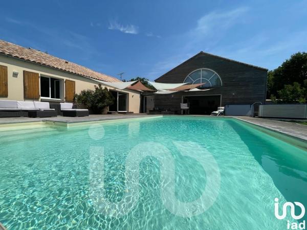 Maison 12 pièces de 310 m² à Étaules (17750)