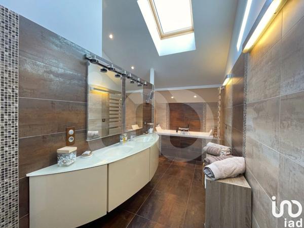 Maison 12 pièces de 310 m² à Étaules (17750)