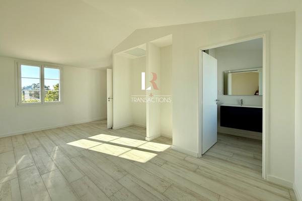 Sainte-Marie-de-Ré (17740) Sainte-Marie - Maison de bourg à proximité de la plage