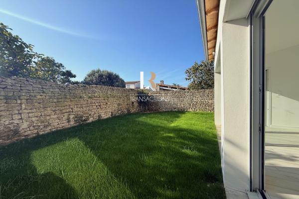 Sainte-Marie-de-Ré (17740) Sainte-Marie - Maison de bourg à proximité de la plage