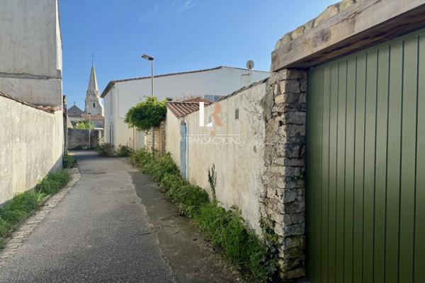 Sainte-Marie-de-Ré (17740) Sainte-Marie - Maison de bourg à proximité de la plage