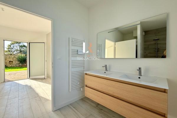 Sainte-Marie-de-Ré (17740) Sainte-Marie - Maison de bourg à proximité de la plage