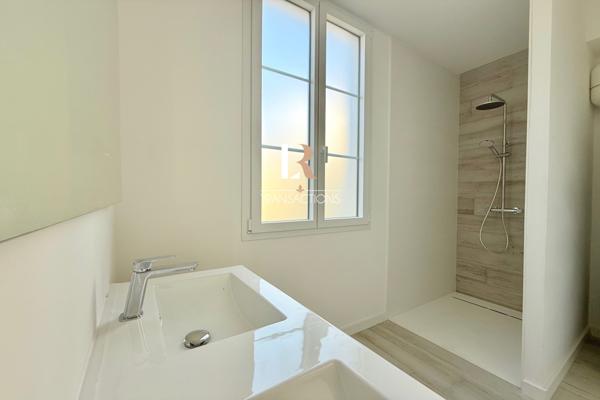 Sainte-Marie-de-Ré (17740) Sainte-Marie - Maison de bourg à proximité de la plage