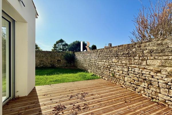 Sainte-Marie-de-Ré (17740) Sainte-Marie - Maison de bourg à proximité de la plage