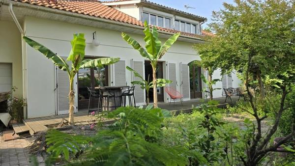 Maison à vendre |  Saint-Jean-d'Illac |  6 pièces | 128 m²