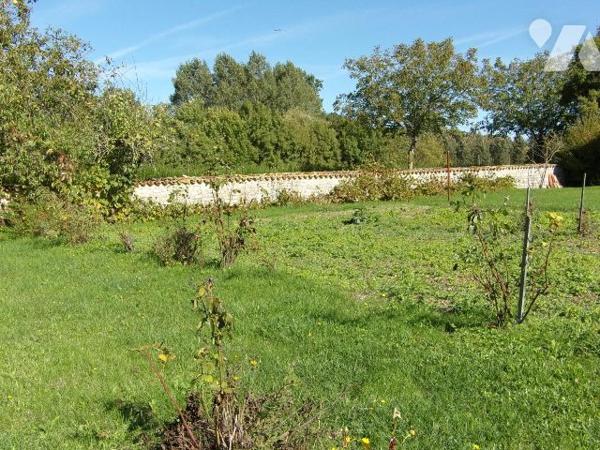 TERRAIN A BATIR  AU CALME ET PROCHE DU CENTRE