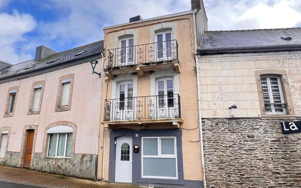 Immeuble à vendre    3 pièces • 77,94 m2 Spézet