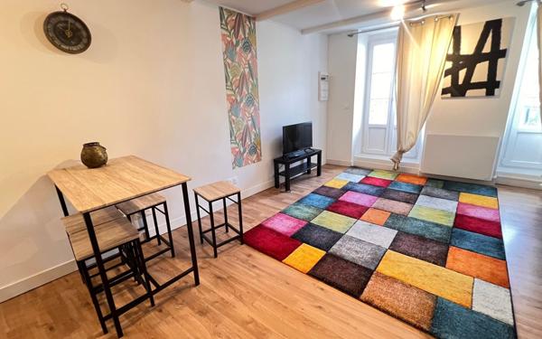 Immeuble à vendre    3 pièces • 77,94 m2 Spézet