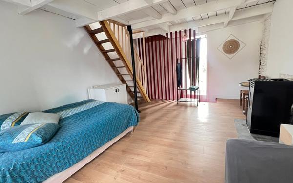 Immeuble à vendre    3 pièces • 77,94 m2 Spézet