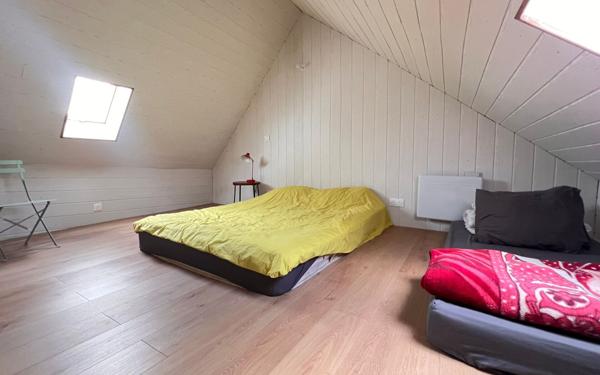 Immeuble à vendre    3 pièces • 77,94 m2 Spézet