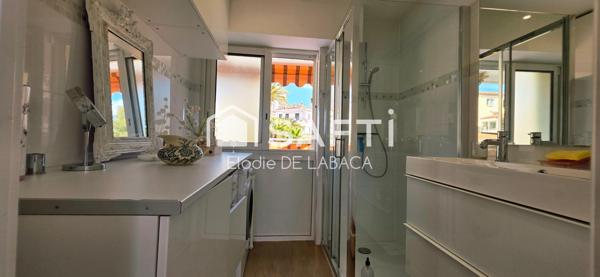 CENTRE CANNES 3 PIECES 95 M2 DERNIER ETAGE VUE MER