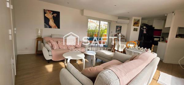 CENTRE CANNES 3 PIECES 95 M2 DERNIER ETAGE VUE MER