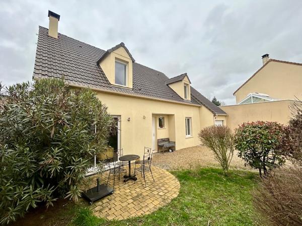 Marcoussis (91460) MARCOUSSIS - MAISON INDIVIDUELLE FAMILIALE DE STANDING - 140 M2 - 7 PIECES - JARDIN ET GARAGE