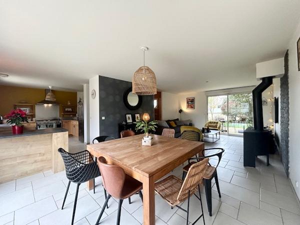 Marcoussis (91460) MARCOUSSIS - MAISON INDIVIDUELLE FAMILIALE DE STANDING - 140 M2 - 7 PIECES - JARDIN ET GARAGE