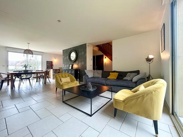 Marcoussis (91460) MARCOUSSIS - MAISON INDIVIDUELLE FAMILIALE DE STANDING - 140 M2 - 7 PIECES - JARDIN ET GARAGE