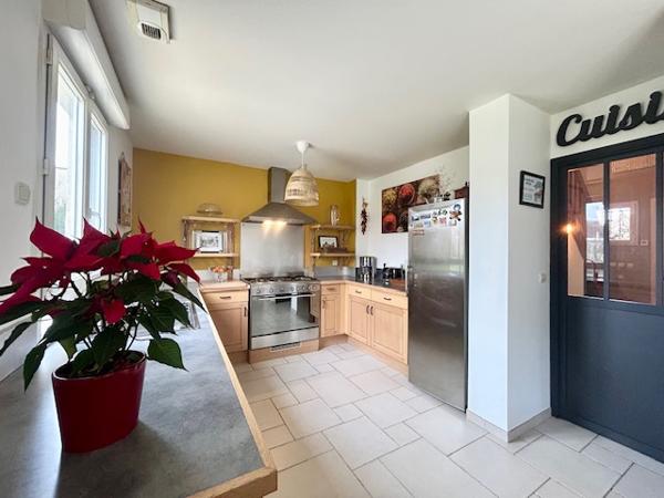 Marcoussis (91460) MARCOUSSIS - MAISON INDIVIDUELLE FAMILIALE DE STANDING - 140 M2 - 7 PIECES - JARDIN ET GARAGE