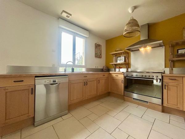 Marcoussis (91460) MARCOUSSIS - MAISON INDIVIDUELLE FAMILIALE DE STANDING - 140 M2 - 7 PIECES - JARDIN ET GARAGE