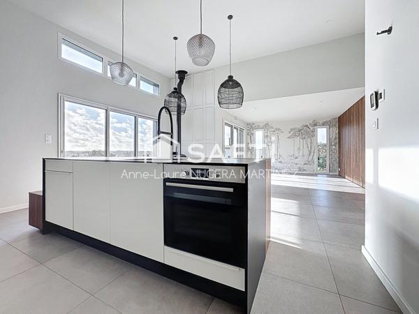 Maison ossature bois de plain pied, 4 chambres, un garage et grand jardin