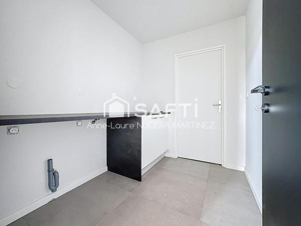 Maison ossature bois de plain pied, 4 chambres, un garage et grand jardin