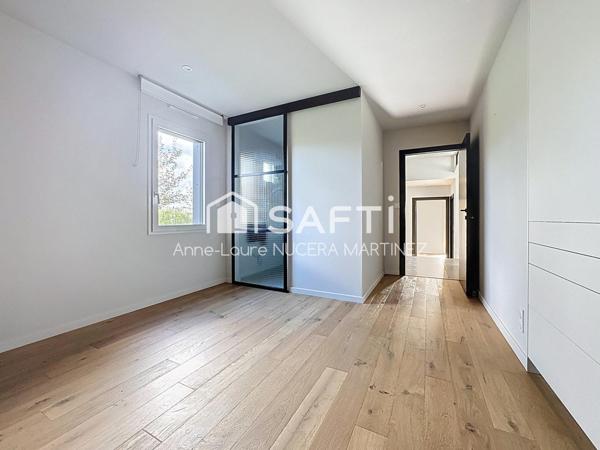 Maison ossature bois de plain pied, 4 chambres, un garage et grand jardin