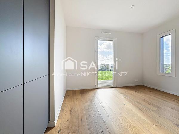 Maison ossature bois de plain pied, 4 chambres, un garage et grand jardin