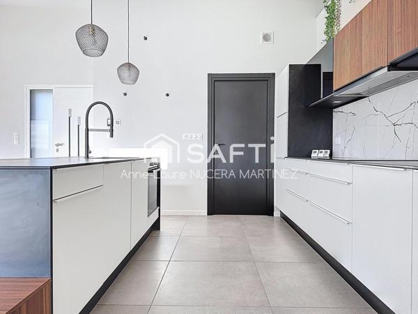 Maison ossature bois de plain pied, 4 chambres, un garage et grand jardin