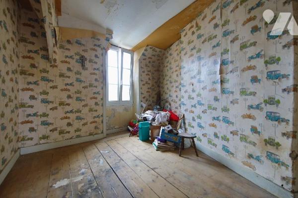 en plein cœur du bourg : Ensemble de deux maisons à Rénover complètement