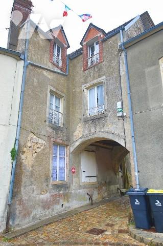en plein cœur du bourg : Ensemble de deux maisons à Rénover complètement