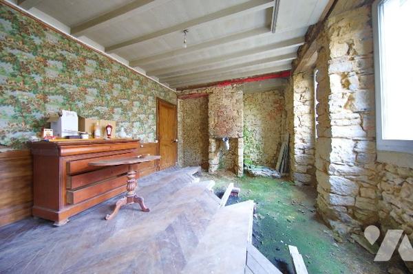 en plein cœur du bourg : Ensemble de deux maisons à Rénover complètement