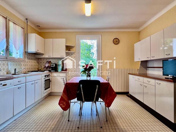 Maison 5 chambres, garage, en bourg.