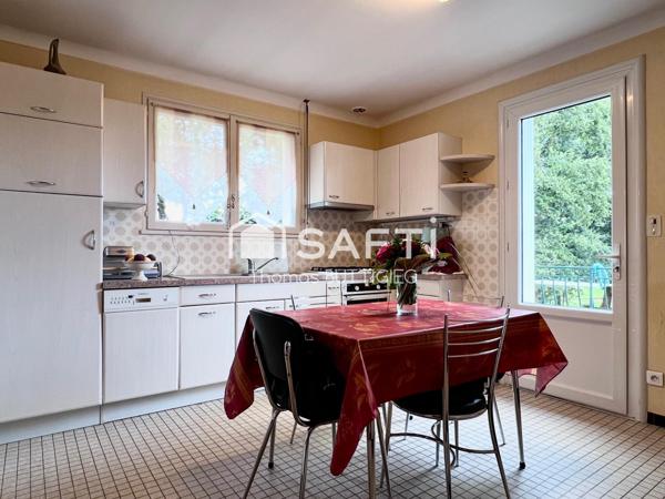 Maison 5 chambres, garage, en bourg.