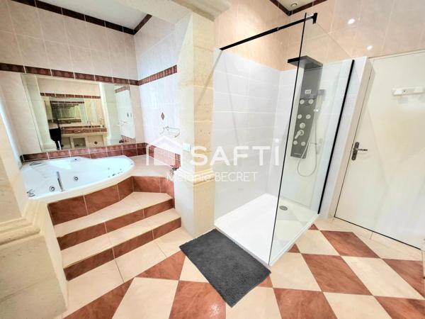 Maison de ville 5 chambres avec grand jardin à Biganos