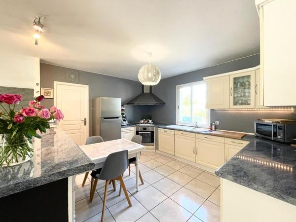 Maison familiale 209 m² - Grande pièce de vie - Moins de 15 min du centre-ville et de la gare LGV