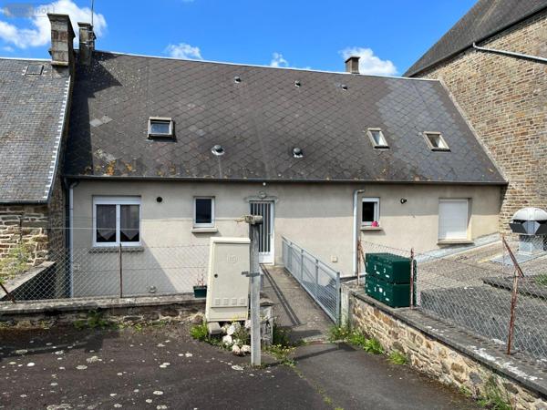 Immeuble de rapport à vendre à Brécey dans la Manche (50370), ref : 12547/225   
Centre-ville