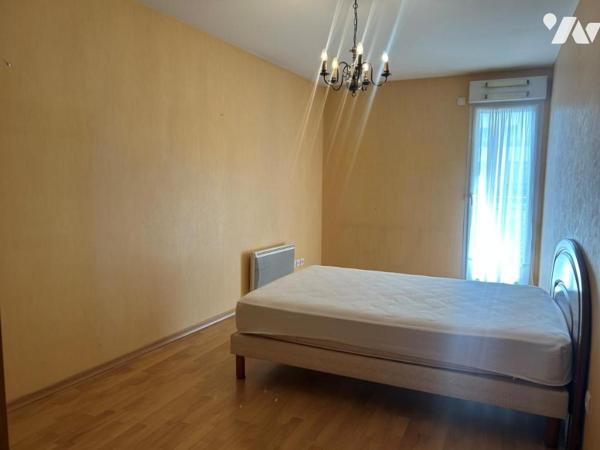 NANTES - STE THERESE Dans immeuble 2008 T3 traversant avec terrasse. garage                         