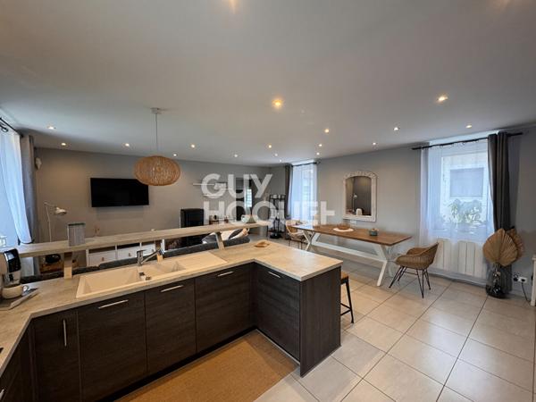 Maison à vendre - 6 pièces, 4 chambres au Creusot