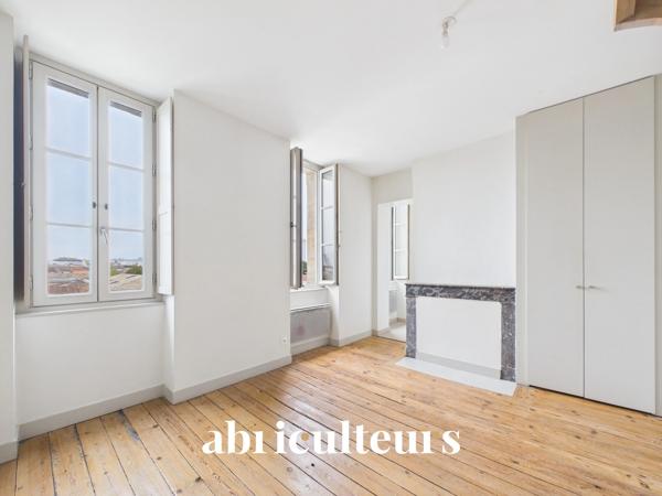 Duplex lumineux avec vue dégagée Dernier étage au cœur des Chartrons, Bordeaux