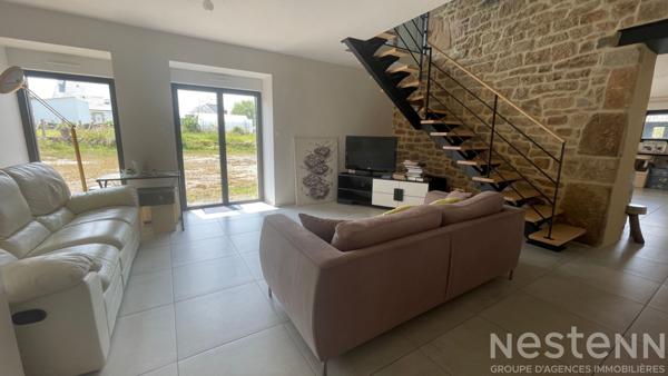 À vendre, longère en pierre à Ploemel, proche du bourg