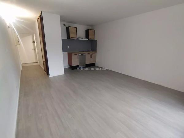 Location                                                      Appartement
                        
                     1 pièces                      28 m2                     à Thorigny-sur-Marne