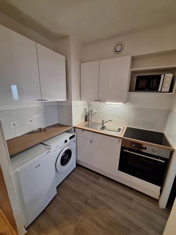 Location                                                      Appartement
                        
                     1 pièces                      25 m2                     à Corbeil-Essonnes