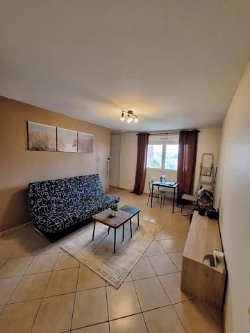 Location                                                      Appartement
                        
                     1 pièces                      25 m2                     à Corbeil-Essonnes