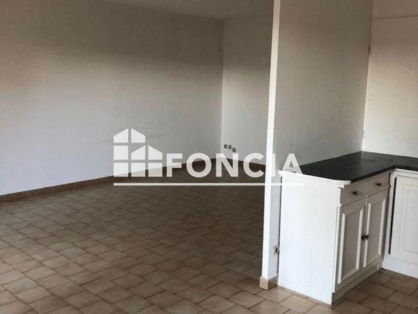Location Appartement 3 pièces 68 m² - AV GENERAL LECLERC Sausset Les Pins 13960
