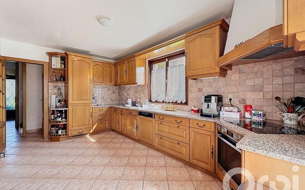 Maison à vendre    5 pièces • 141 m2 Douvaine