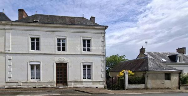 Vente                                                      Maison
                        
                     6 pièces                      218 m2                     à Montval-sur-Loir
